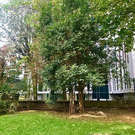 3 Bedrooms Tour Eiffel + Parking Apartment Paris