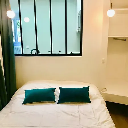 Apartment 3 Bedrooms Tour Eiffel + Parking
