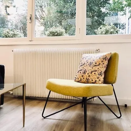 3 Bedrooms Tour Eiffel + Parking Paris