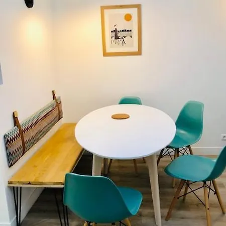 3 Bedrooms Tour Eiffel + Parking Apartamento Paris