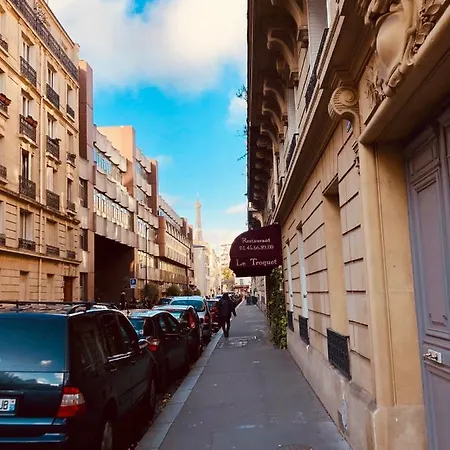 3 Bedrooms Tour Eiffel + Parking Apartment *
